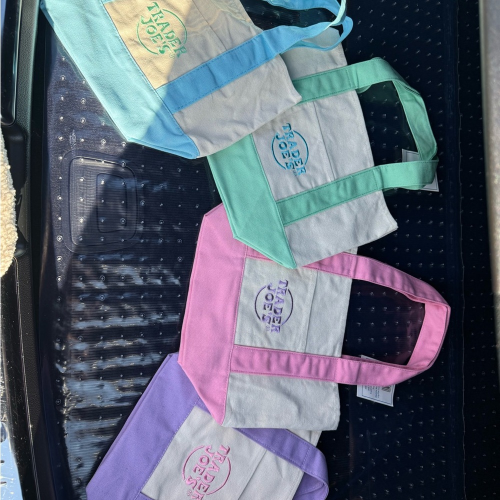 Trader Joe's Pastel Mini Reusable Tote Bags Set